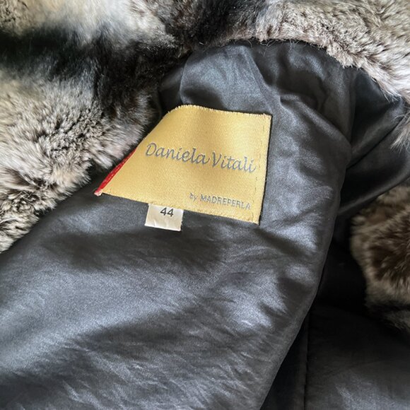 Rare, Vintage Daniela Vitali Raccoon Fur Jacket, Hooded,
Sz (US 10-12 ) - Picture 6 of 16